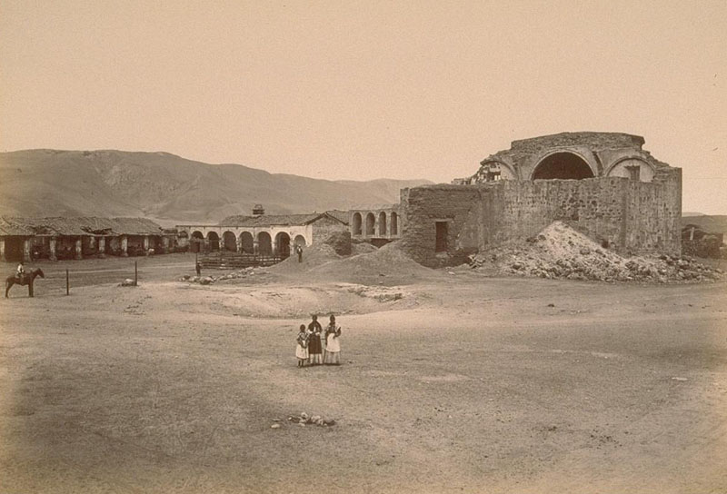 Mission San Juan Capistrano. Photographed by Carlton Watkins (circa 1877) Courtesy of the Society of California Pioneers.