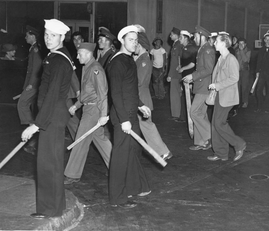 Zoot suit riot (1943).