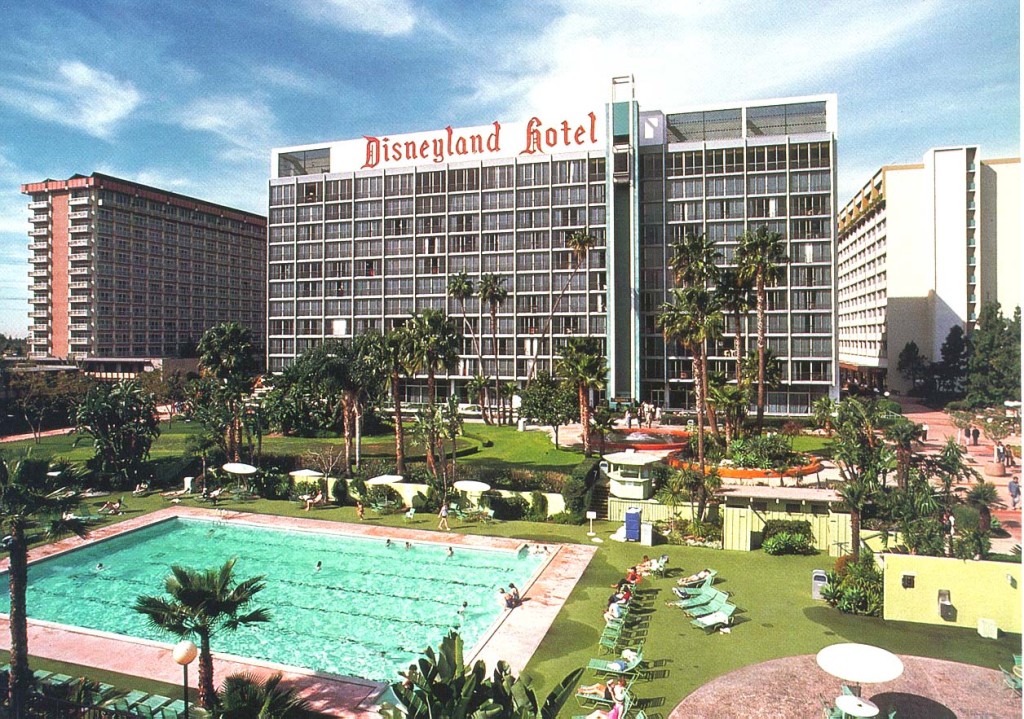 Disneyland Hotel postcard (circa 1955).