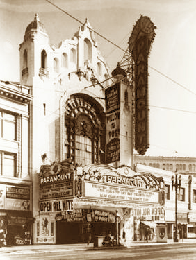 Paramount Theater, San Francisco (circa 1945).