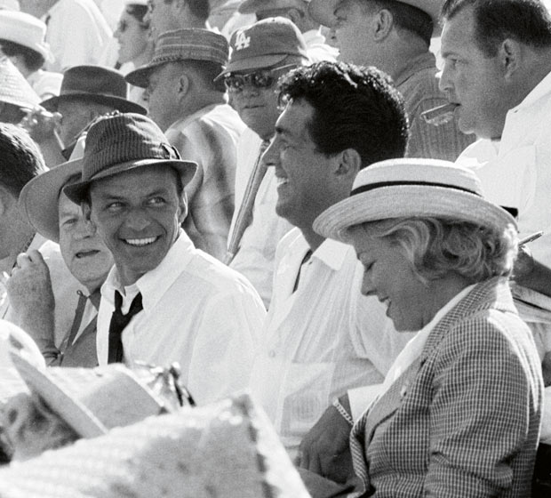 Frank Sinatra and Dean Martin at the World Series (1959).